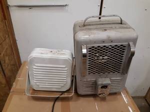 lot 185 image: (2) Heaters