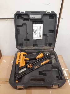 lot 190 image: Bostitch Pneumatic 15 Gauge Nailer