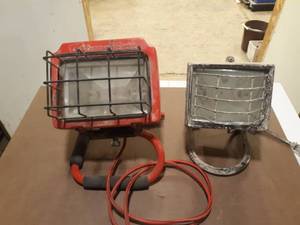 lot 305 image: Lot of 2 Halogen Work lights