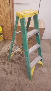 lot 209 image: Werner 48 Ladder - 225 LB Capacity