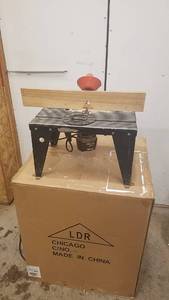 lot 211 image: Craftsman Router and Table Combination - Works
