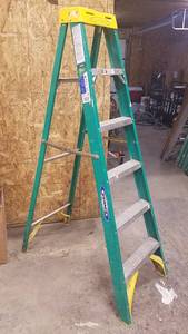 lot 229 image: Werner 6 Fiberglass Step Ladder