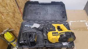 lot 245 image: DeWalt 18V Hammer Drill - Includes Battery and Charger