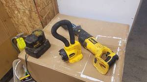 lot 250 image: DeWalt 18V Sawzall and Light w battery and Charger