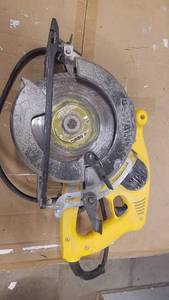 lot 253 image: DeWalt 7-14 Circular Framing Saw - Works
