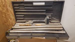 lot 270 image: Carpet Stretcher and Poles for Carpet Stretcher