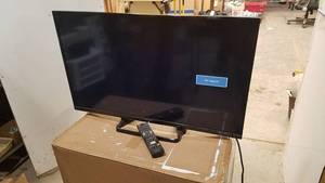 lot 274 image: Sharp 32 Flat panel TV - Tested and Works