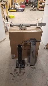 lot 275 image: Trailer Jacks