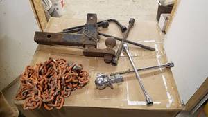 lot 279 image: 2-516 Hitch Receiver, 5116 Log Chain and More