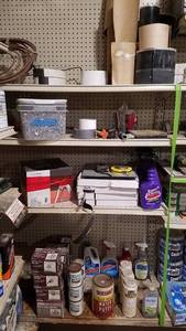 lot 299 image: Contents of 4 Shelves - Deck Clips, Nails, Screws and Much More