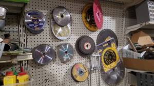 lot 303 image: Lot of Approx. 27 Assorted Saw Blades on Wall