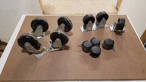 lot 325 image: Lot of Assorted Caster Wheels
