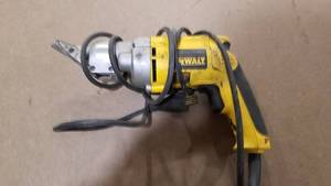 lot 342 image: DeWalt Electric Shear 18 Gauge Swivel Head Shear - Model DW890