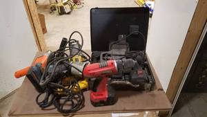 lot 385 image: Large lot of Electric Power Tools and Cordless Tools - All Need Repair
