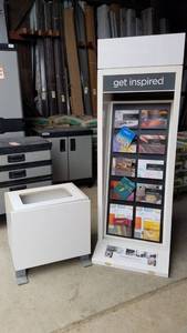 lot 423 image: Valspar Paint Display - Comes Apart in 2 Sections