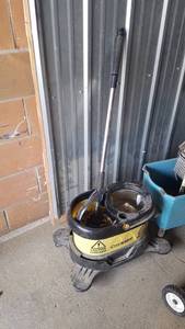 lot 138 image: Cycle Mop Bucket and Mop Kit