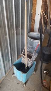 lot 139 image: GeerPres Mop Bucket and Mop