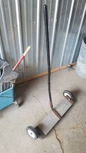 lot 141 image: 24 Rolling Magnet Sweeper