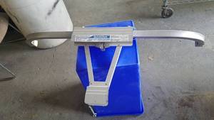 lot 146 image: Aluminum Ladder Stabilizer