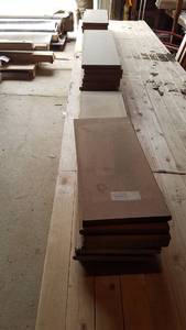lot 20 image: Large lot of Particle Board Steps