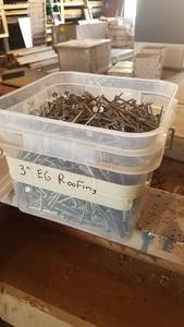 lot 45 image: Bucket of 3 Electrogalvanized Nails