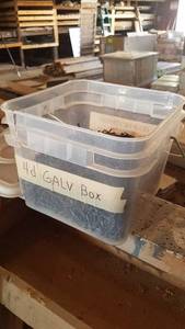 lot 48 image: Bucket of 4d Glavanized Nails