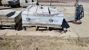 lot 118 image: Pallet of Approx. 471 Concrete Retaining Wall Pavers