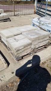 lot 119 image: Pallet of Approx.  59 Concrete Pavers