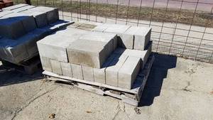 lot 120 image: Pallet of Approx. 36 Solid Concrete Half Blocks