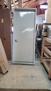 lot 409 image: 32 Steel Exterior Door w Jamb and Lockset