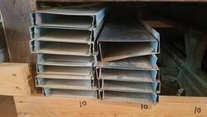 lot 270 image: (23) 6 x 1-14 x 120 Metal Studs