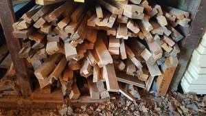 lot 476 image: Large Shelf Lot of Pine Boards - Shipping Spacers