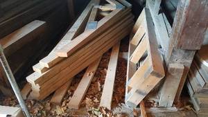 lot 481 image: Lot of 8 Shed Rafters  2x4s