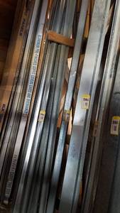 lot 556 image: (25) 2 Wide Galvanized 90° Drip Edge