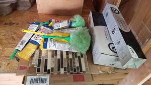 lot 293 image: Lot of Dusters, Tile Decals and Come paper cups