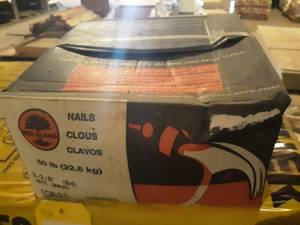 lot 78 image: 50 LB Box 2-38 Vinyl Sinker Nails