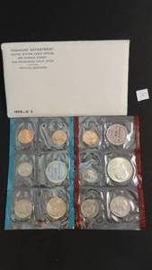 lot 29 image: 1970 u.c.. Bureau Of The Mint 10 Coin Set