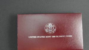 lot 46 image: 1988 Proof Silver Dollar