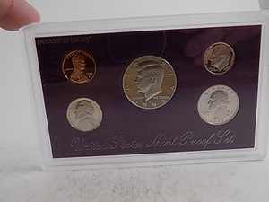 lot 97 image: 1992 United States Proof Set 5 Coins