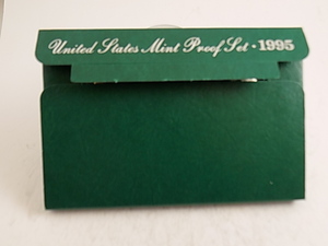 lot 103 image: 1995 US Mint Proof Set 5 coins