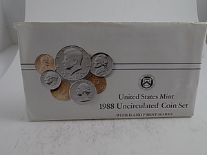 lot 126 image: 1988 US Mint Uncirculated 10 Coin Set  Mint D & P  In Envelope