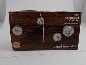 lot 128 image: 1985 US Mint Uncirculated 10 Coin Set  Mint D & P  In Envelope
