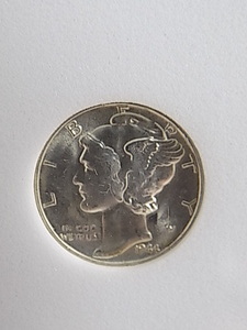 lot 148 image: 1944 Mercury Dime Graded NNC MS68