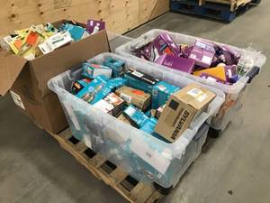Entire Pallet of Lightbulbs - Philips, Ecosmart, Feit, & More