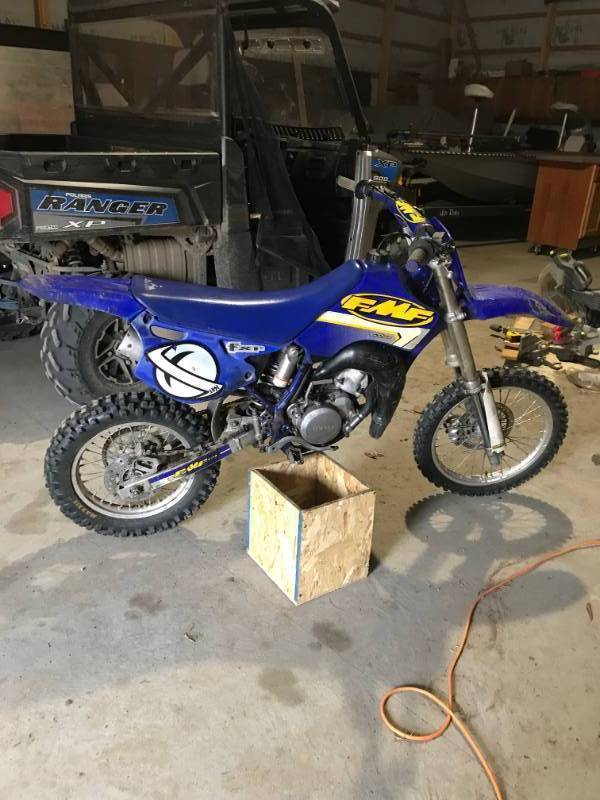 lot 2 image: 2001 YZ 80 Dirt Bike