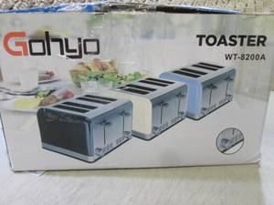 lot 17 image: Gohyo 4-Slice Toaster Open Box  F-2...