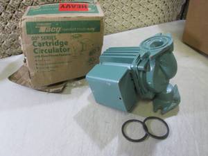lot 20 image: Taco 00 Series Cartridge Circulator...