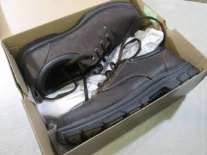 lot 25 image: Pair of Mens Relaxed Fit Gel Infus...
