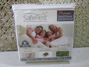 lot 37 image: Safe Rest Premium Mattress Protecto...