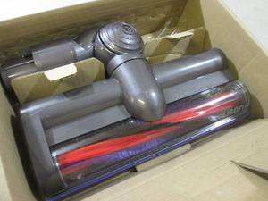 lot 52 image: Dyson Motorhead  CS...